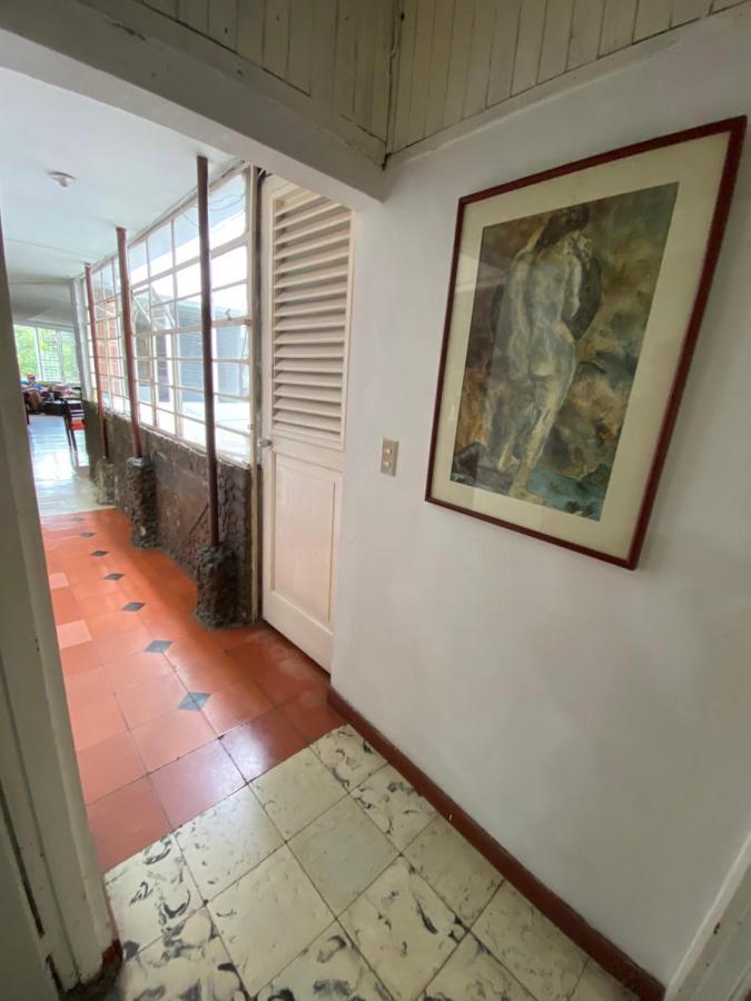 Hostal Casa Las Tias Medellin Bagian luar foto